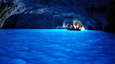 blue grotto capri entrance fee.